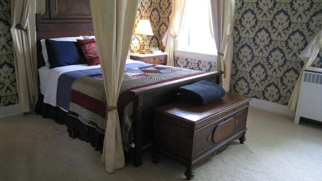 Allegheny Street Bed & Breakfast Hollidaysburg Room photo