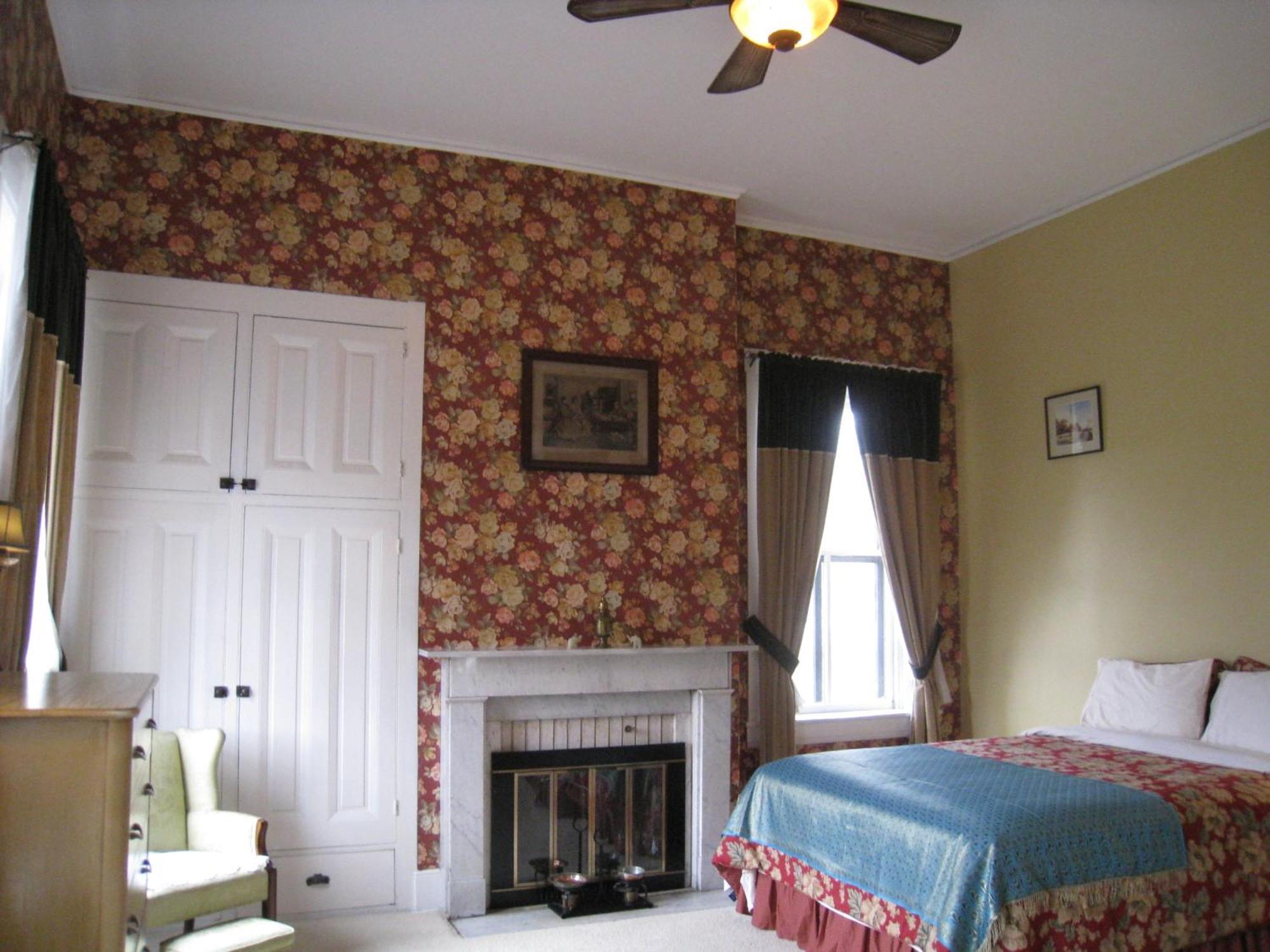 Allegheny Street Bed & Breakfast Hollidaysburg Room photo